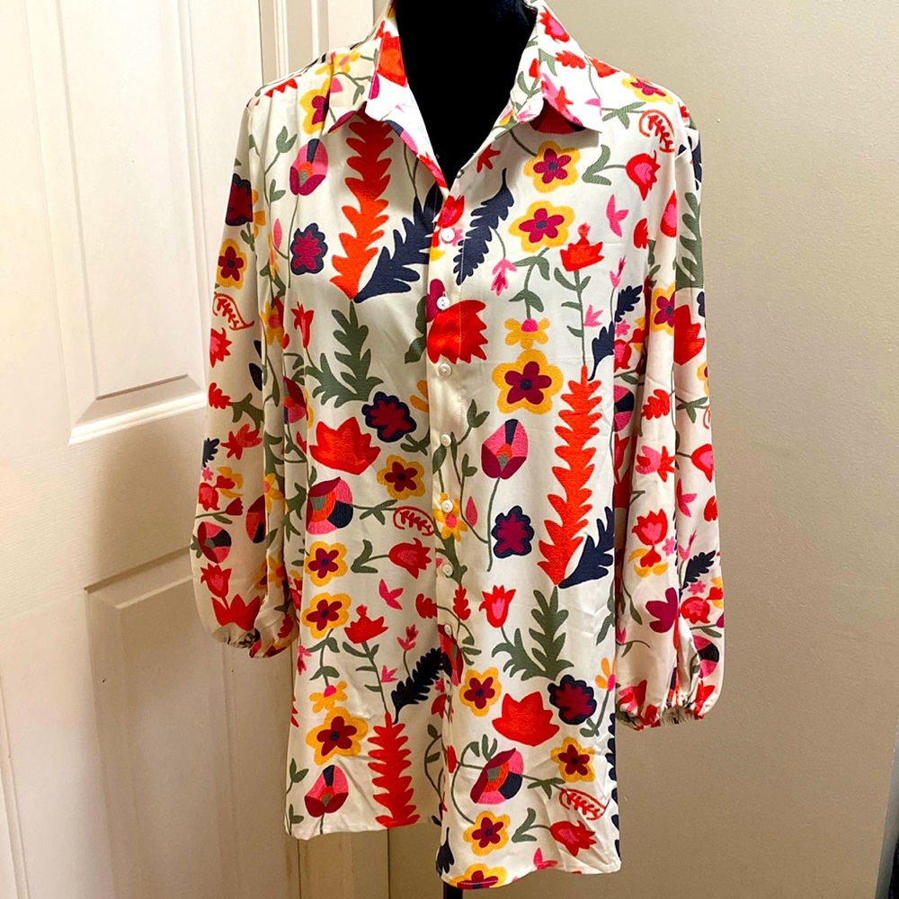 Sheilay XXL button down. Cream with floral design. NWOT